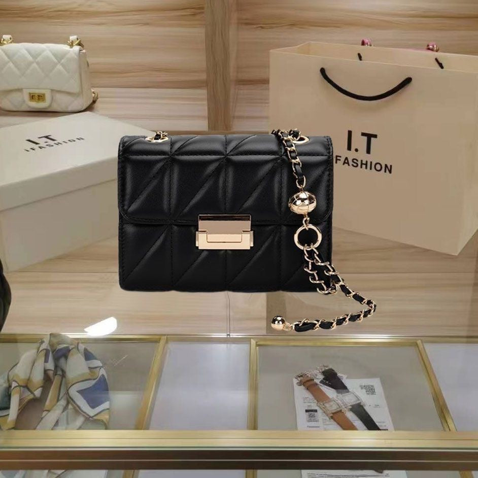 Aiké Classique Diamond-Quilted Flap Bag