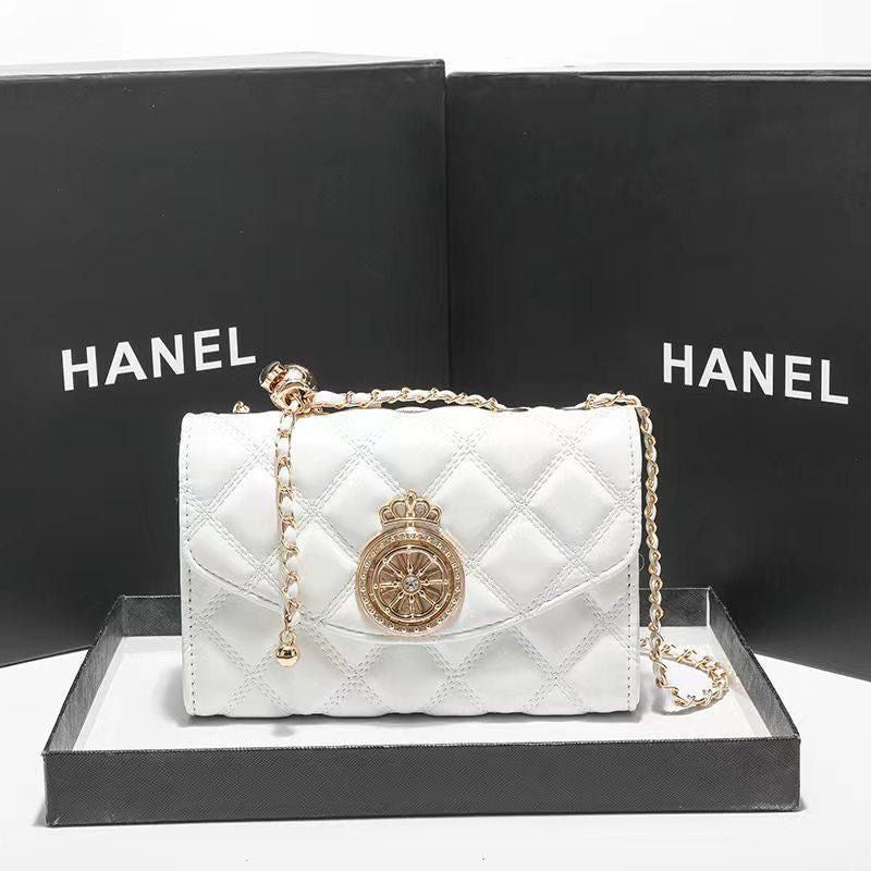 Couronne Blanche Quilted Chain Crossbody