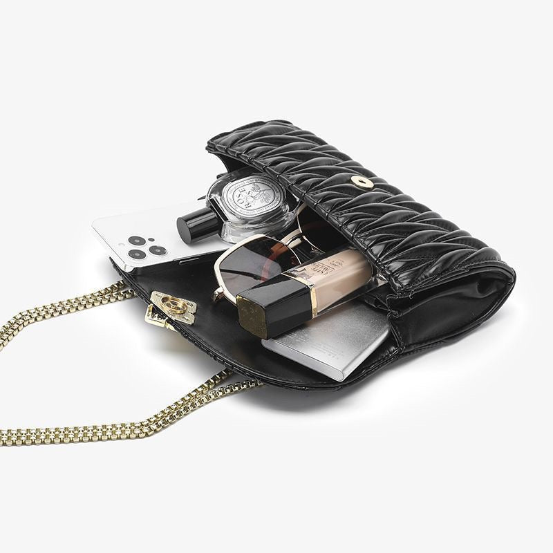 Régale Diamond-Quilted Shoulder Bag